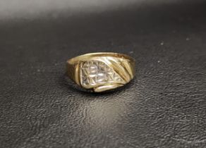 FOURTEEN CARAT GOLD RING the ring with engraved foliate motif details, approximately 1.9 grams, ring