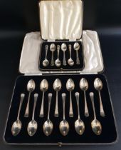 CASED SET OF TWELVE GEORGE V SILVER TEA SPOONS Sheffield 1934 by Harrison Brothers and Howson;