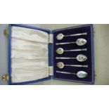 Pretty cased set of silver and enamel coffee spoons with decoration of flowers - Birmingham 1962 -