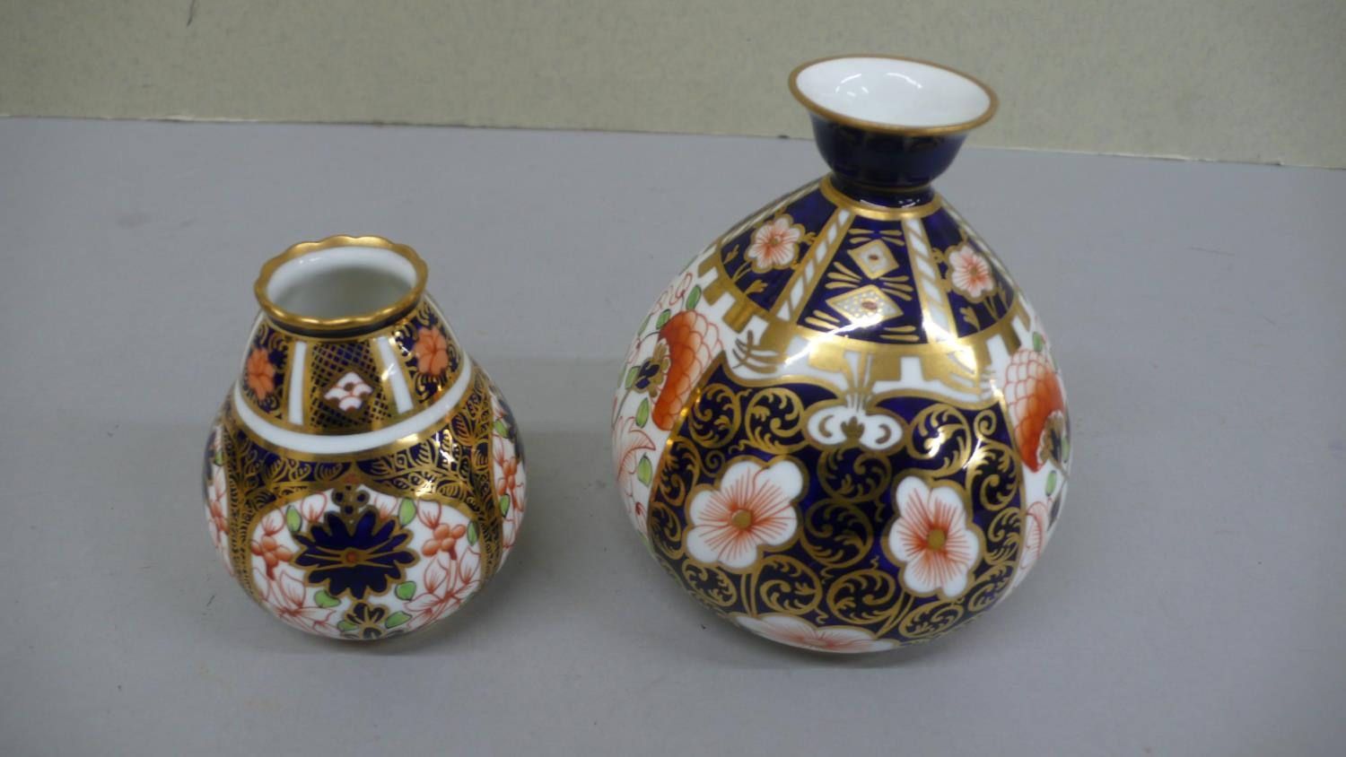 Two Royal Crown Derby vases in the Imari pattern - tallest 4 ins - 1909 & 1924 - Image 2 of 3