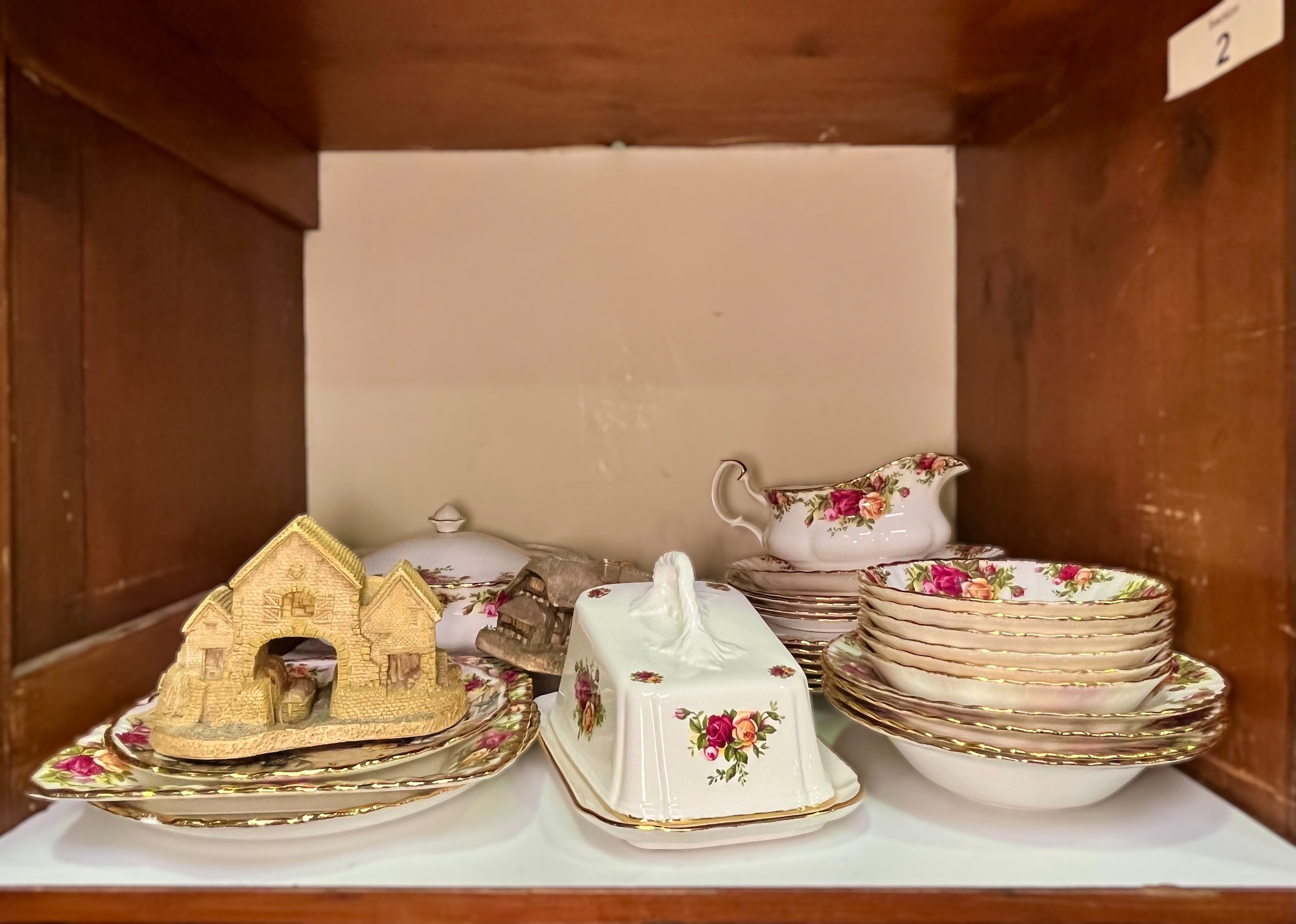 A collection of Royal Albert ‘Old Country Roses’ pattern tea, coffee and dinner service, - Bild 2 aus 2