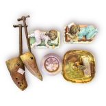 An assortment of mixed collectables, to include an Ildfast Bronce patinated bronze dish, of