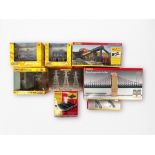 Boxed ‘OO’ gauge model railway accessories by Hornby and 1:76 scale buildings by Scenix, to include,
