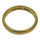 A 22ct yellow gold wedding ring, 3.5 grams.