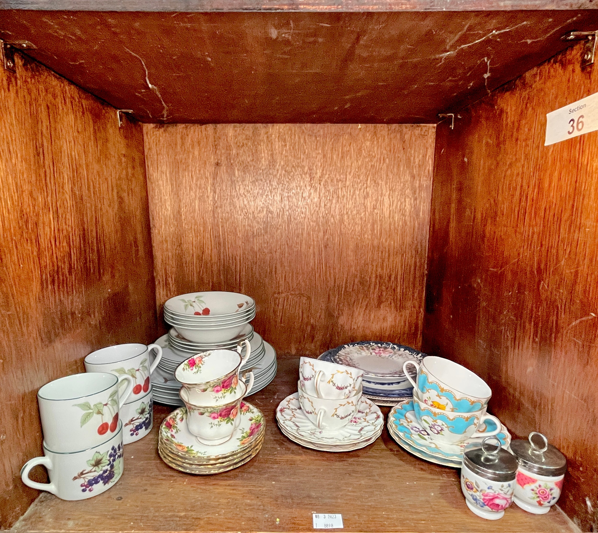 A quantity of various Royal Worcester and Royal Albert tea and dinner wares, patterns include, Old