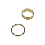 Two 9ct gold wedding rings, total weight 5.6 grams.