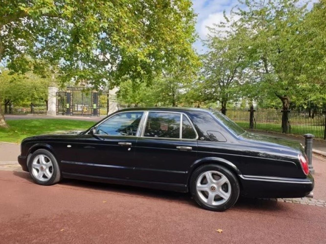 Bentley Arnage R, 6750cc V8 Timed auction