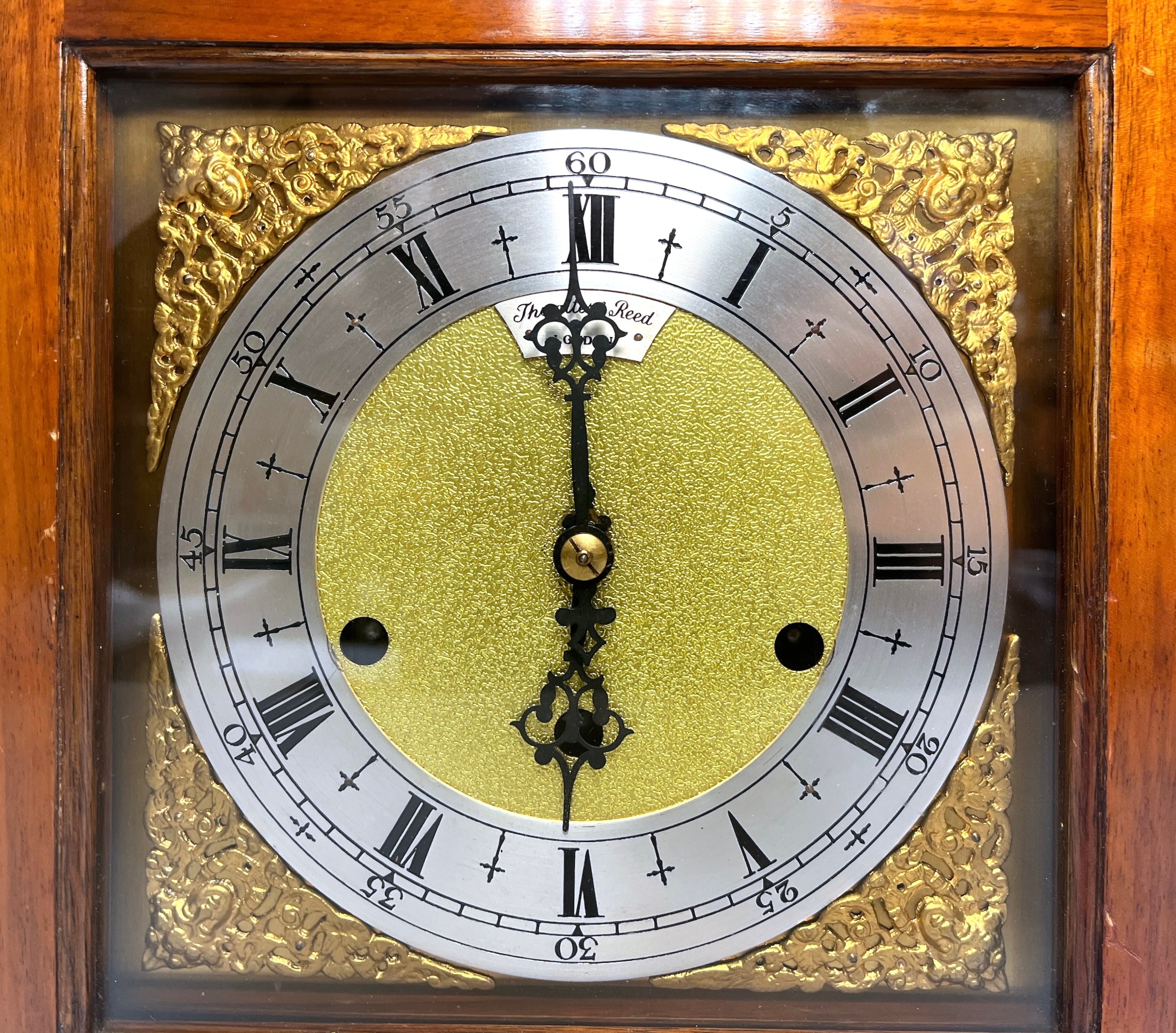 A 'Thwaites & Reed' eight-day striking and chiming mantel clock, with later Tander DA-010 movement - Image 3 of 3
