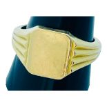 An 18ct yellow gold gents signet ring, with plain square top, and ridged shoulders, weighs 18.0