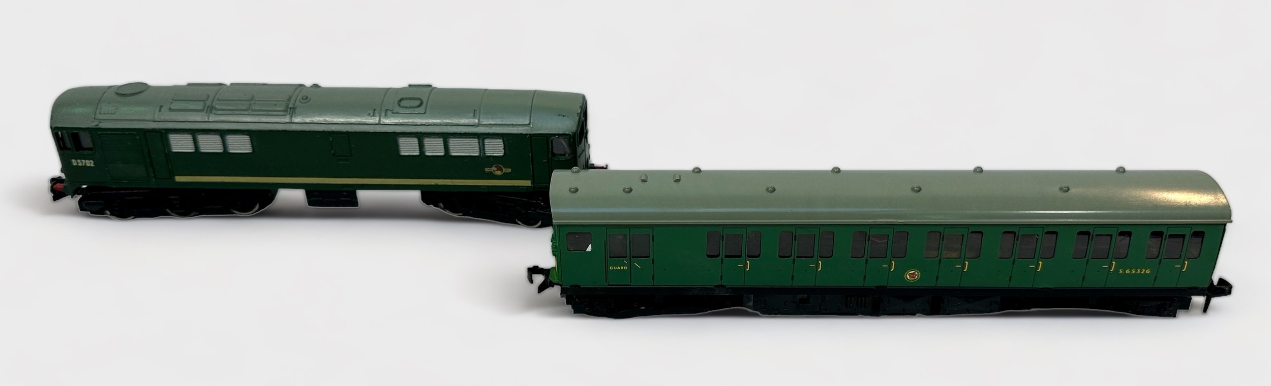 A Hornby-Dublo 2233 Co-Bo Diesel-Electric Locomotive (2-Rail), housed in original picture box with - Image 2 of 3