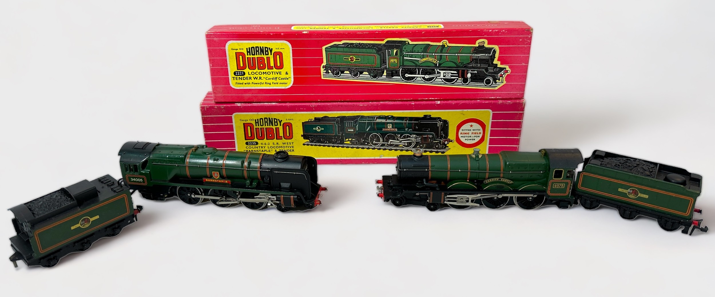 Two boxed Hornby-Dublo ‘OO’ gauge Locomotive and Tenders (2-Rail), comprising, 2235 4-6-2 S.R.