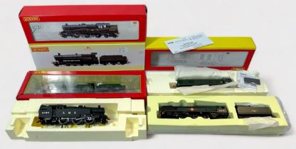 Four various Hornby ‘OO’ gauge Locomotives and Tenders, comprising, R3210 GWR 2-8-0 Class 28XX E,