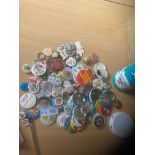 Collectables : 100+ 1970s collectable tin badges -