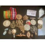 Collectables : Militaria - WWII medals along with