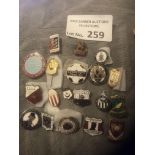 Football : Badges - nice collection of 1960s/70s/8