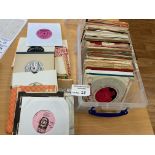 Records : 150+ 7" singles in crate all good condit