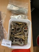 Collectables : Big tub of vintage bottle openers