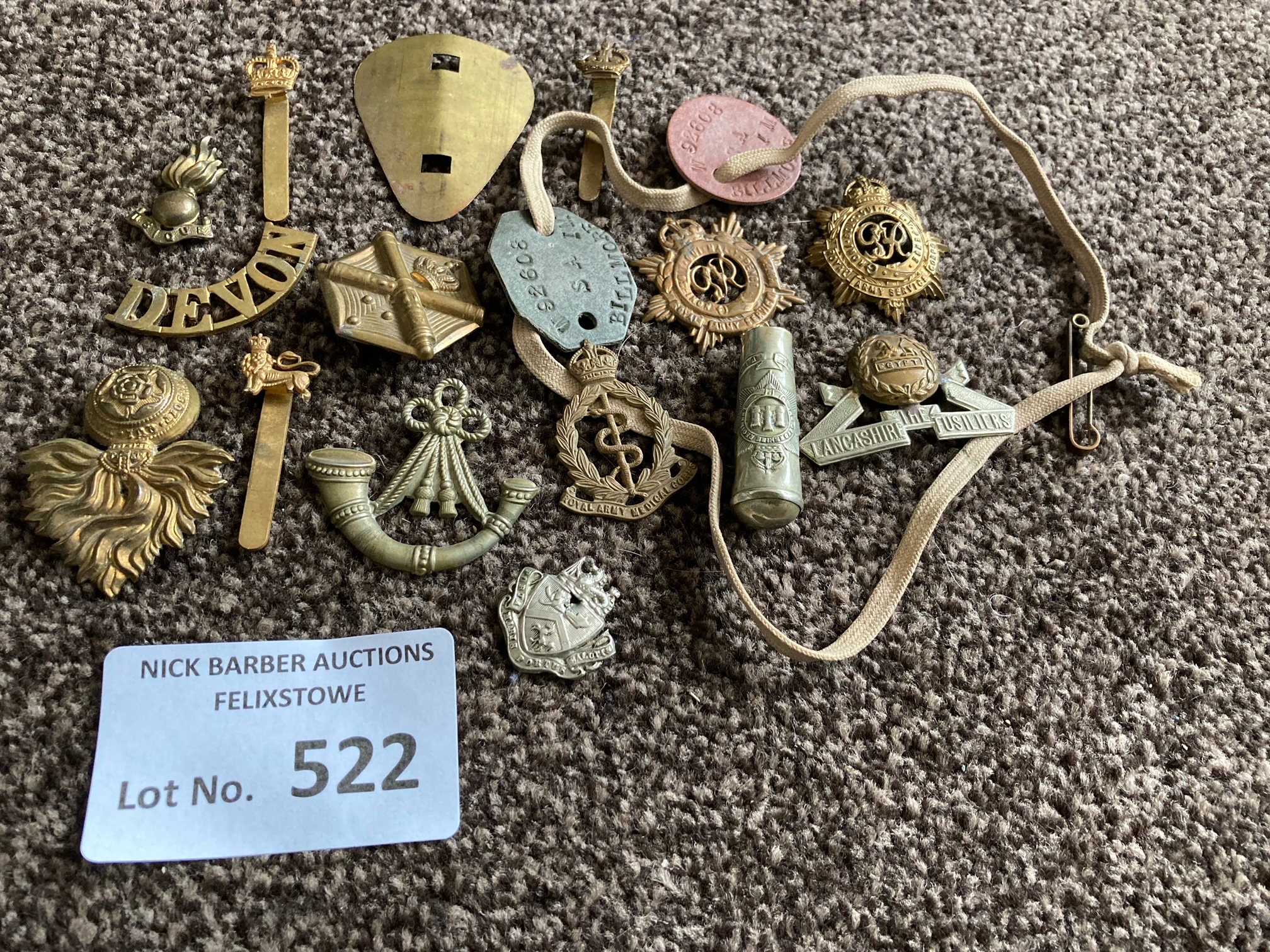 Collectables : Militaria - mixed Cap Badge collect