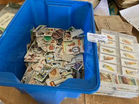 Cigarette Cards : Great accumulation in crate of o