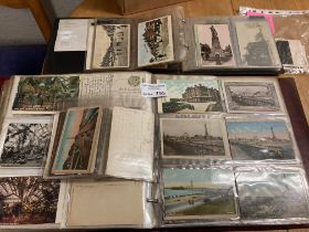 Postcards : Vintage albums of Blackpool & suburbs