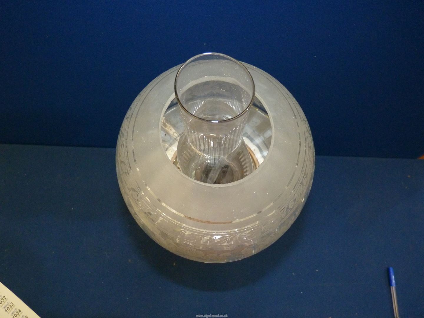 An Oil lamp having cast base, blue and white china reservoir and etched shade, plus chimney. - Image 2 of 4