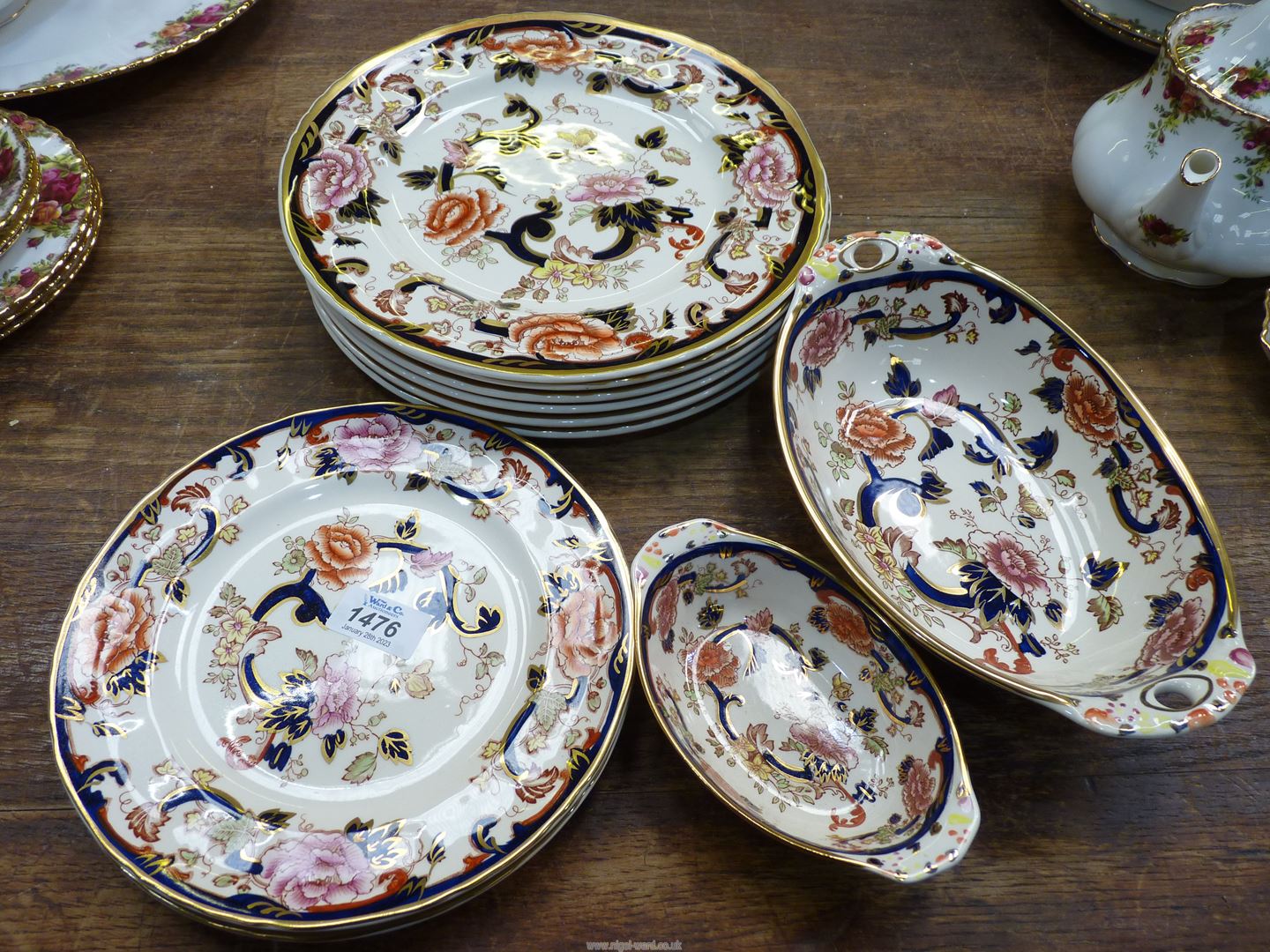 A quantity of Masons Mandalay china to include; dinner plates, 2 serving dishes, etc.