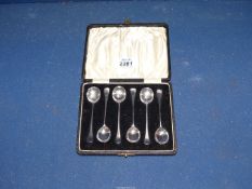 A cased set of silver teaspoons, Birmingham 1932 by A.J.B.