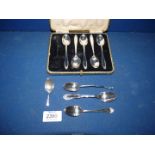 A cased part set of five silver teaspoons, Sheffield 1925, C.W.