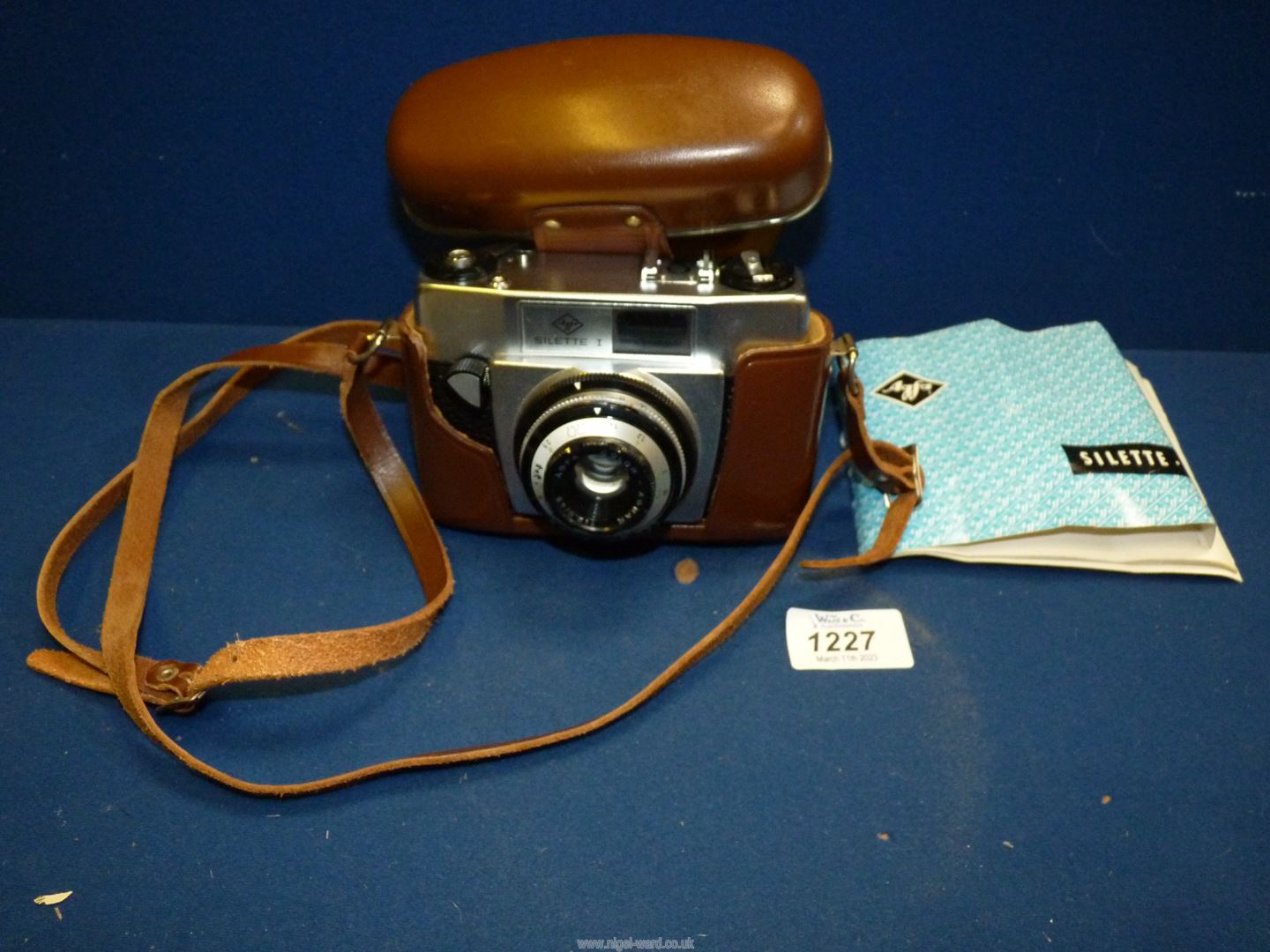 A cased Agfa Silette I camera made in Germany. - Image 2 of 2