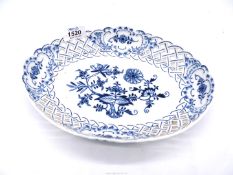 A Meissen blue and white 'onion pattern' pierced edge oval serving Dish, mid 19th century,