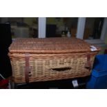 Wicker picnic hamper, no fittings.