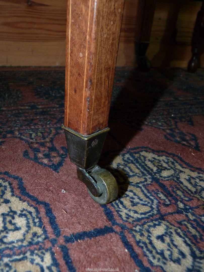 An 18th Century Georgian Mahogany double swing-leg fold-over Tea Table of high quality having - Image 7 of 7