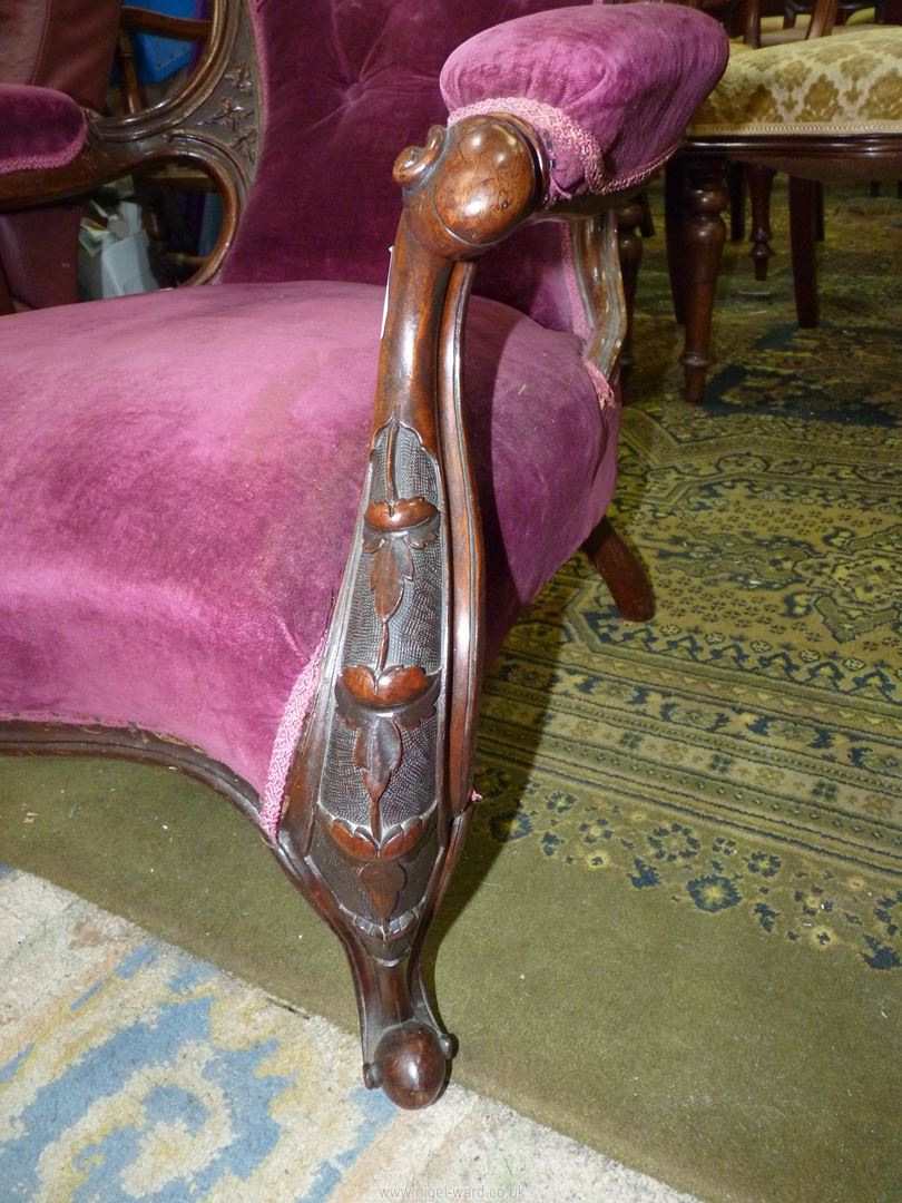 A Mahogany/Walnut framed Victorian button-backed open armed Armchair having art nouveau style - Image 3 of 4