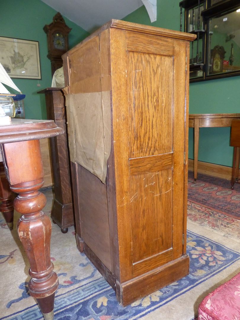 An Oak Wellington Chest having seven drawers with turned wooden knobs, 42" high, - Image 4 of 4