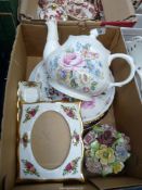 A quantity of china to include Royal Park teapot, Royal Albert Old Country Roses wall plate,
