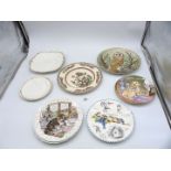 A quantity of wall plates including a Royal Worcester ''Puppy love'' and ''What's for tea',