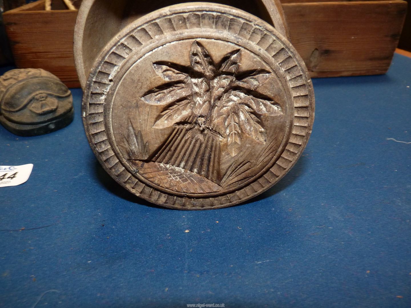 A quantity of treen kitchenalia including butter press/stamp 'Wheat sheaf' design, cutlery tray, - Image 2 of 4