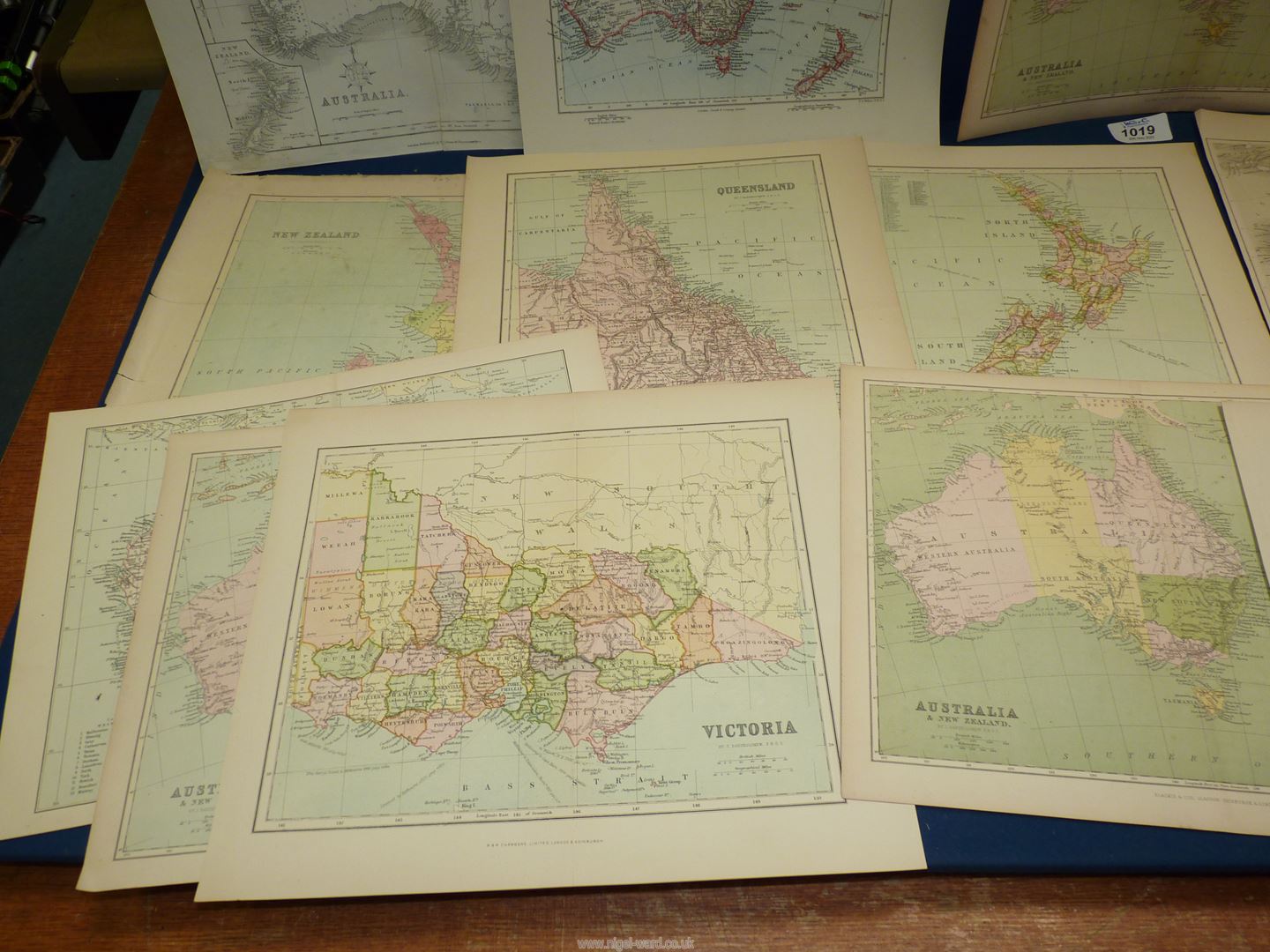 A quantity of loose maps of Australia and New Zealand some taken out of books, - Image 3 of 3