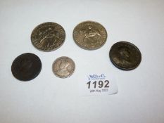 Five coins to include; two 1977 Queen Elizabeth II Silver Jubilee crowns,