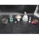 A small quantity of glass paperweights and ornaments including; Wedgwood mushroom, Mdina horse,