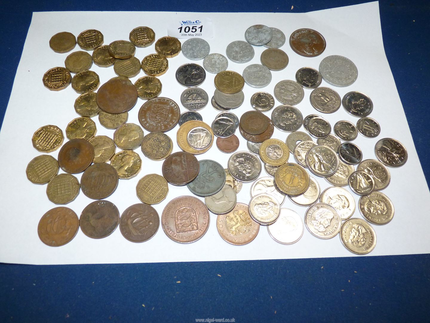 A quantity of mixed coins including threepences, pennies, foreign, etc. - Image 2 of 2