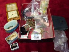 A small box of various trinkets, jewellery, etc. including 9ct gold chain necklace (4.