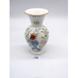 A Herend vase, 7023 SG, with bird and blooms pattern, 20 cm tall.