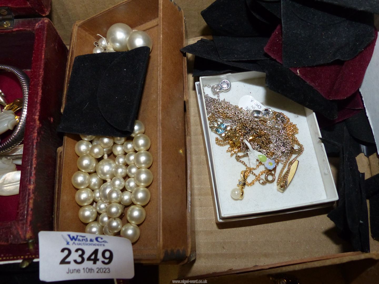 A quantity of costume jewellery in a jewellery box including simulated pearls, earrings, necklaces, - Image 4 of 4
