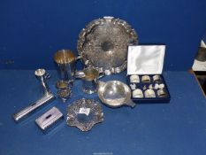 A quantity of mixed plated items including tray, small jug, toothbrush holder, soap dish,