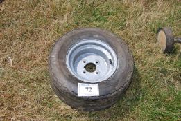 A trailer wheel and tyre 20.5.1810.