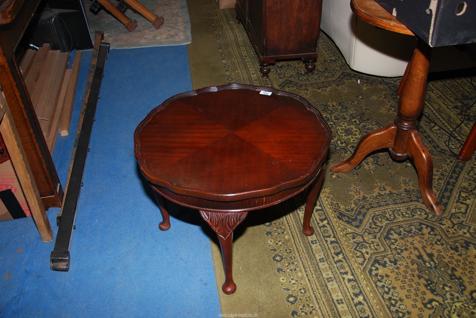 A circular Mahogany occasional Table standing on cabriole legs, 22 1/2'' diameter x 16 3/4'' high. - Image 2 of 3