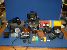 A quantity of cameras including Kodak Instamatic 255-X outfit, Polaroid Colorpack II,