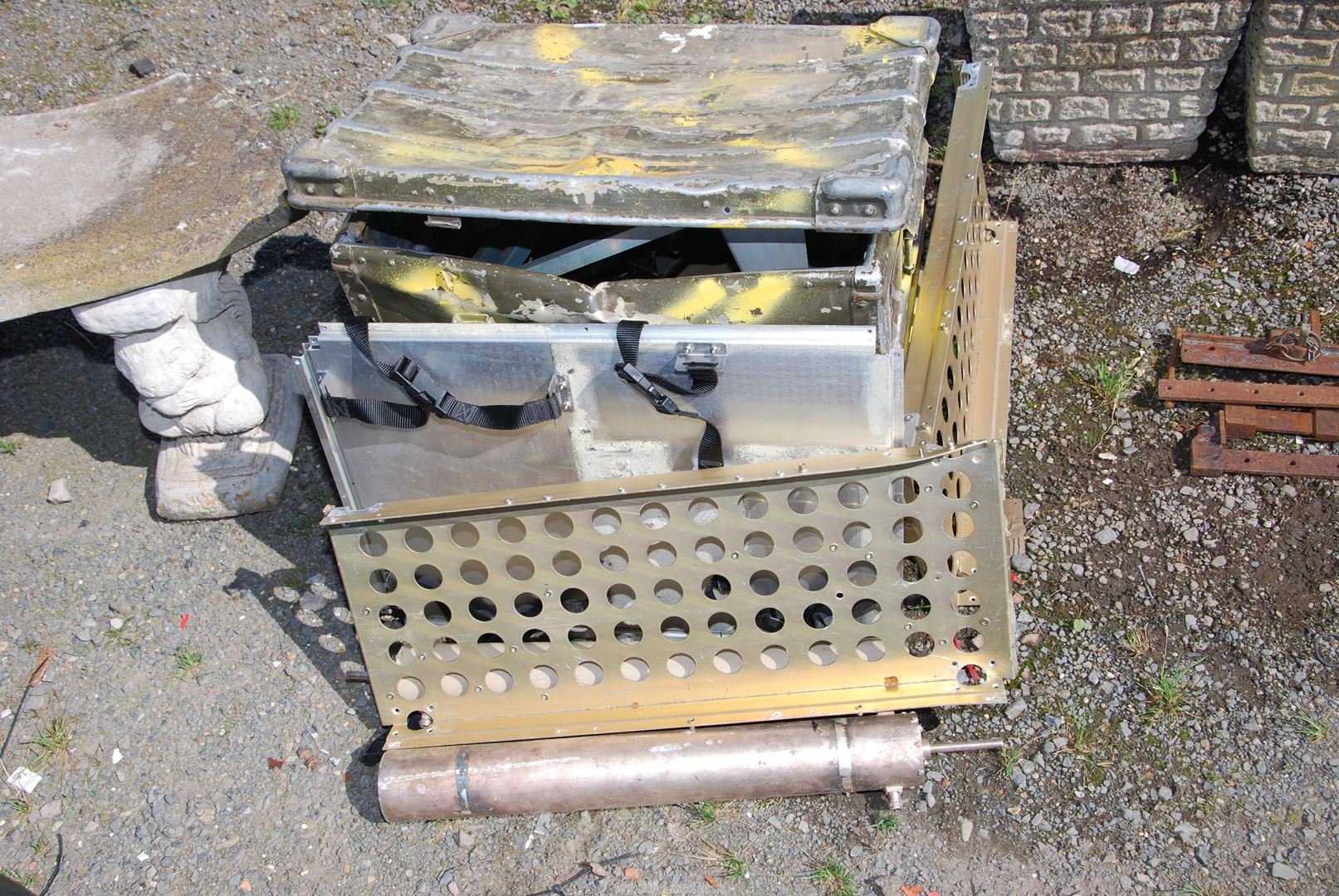 An aluminium storage trunk and a quantity of shelving. - Image 2 of 2