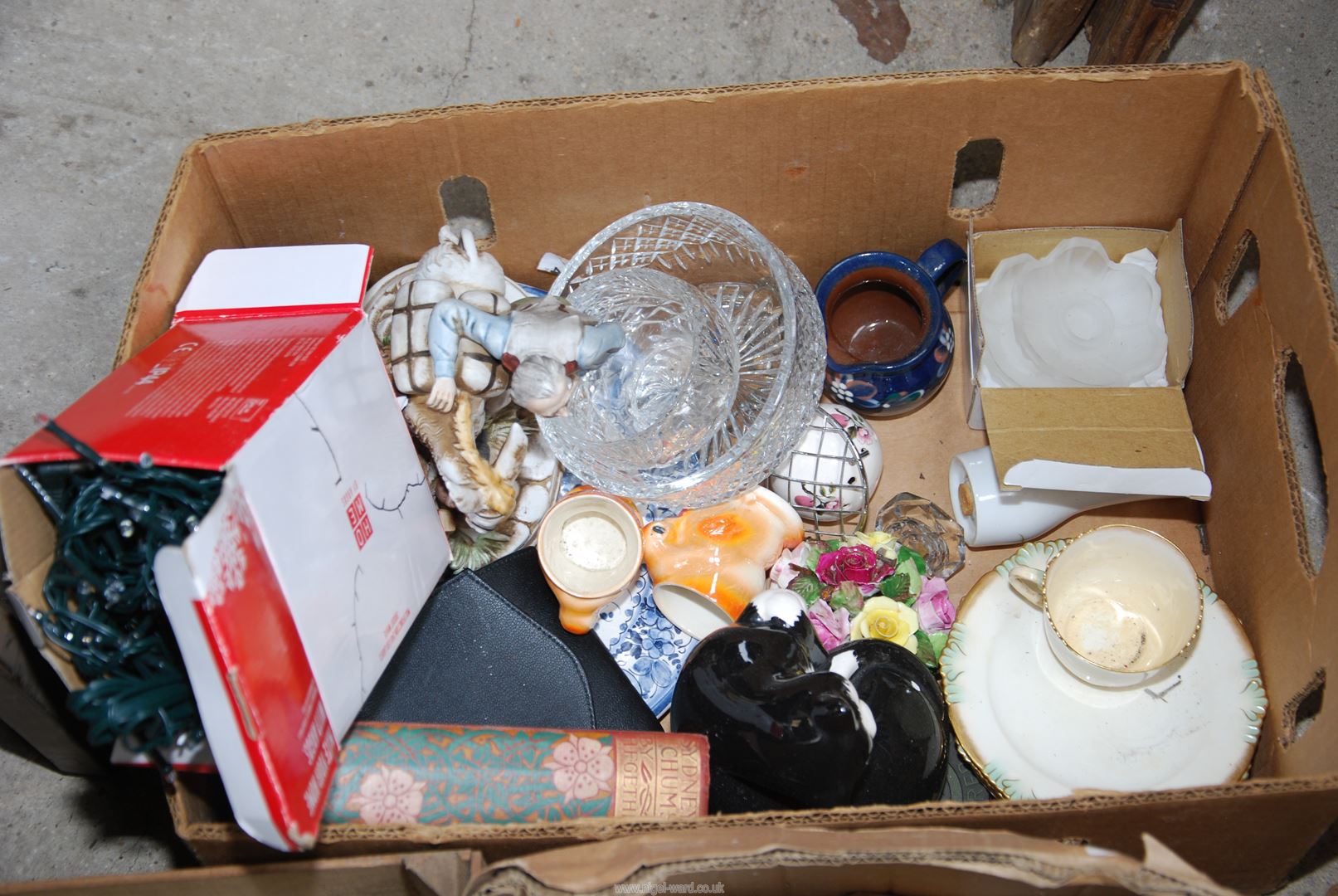 A Crown Ducal dressing table set, Pyrex teaware, lamps, fairy lights, - Image 2 of 2